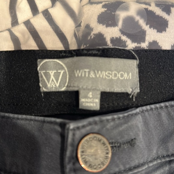 Women’s Wit &Wisdom Grey shorts size 4 - Picture 3 of 3